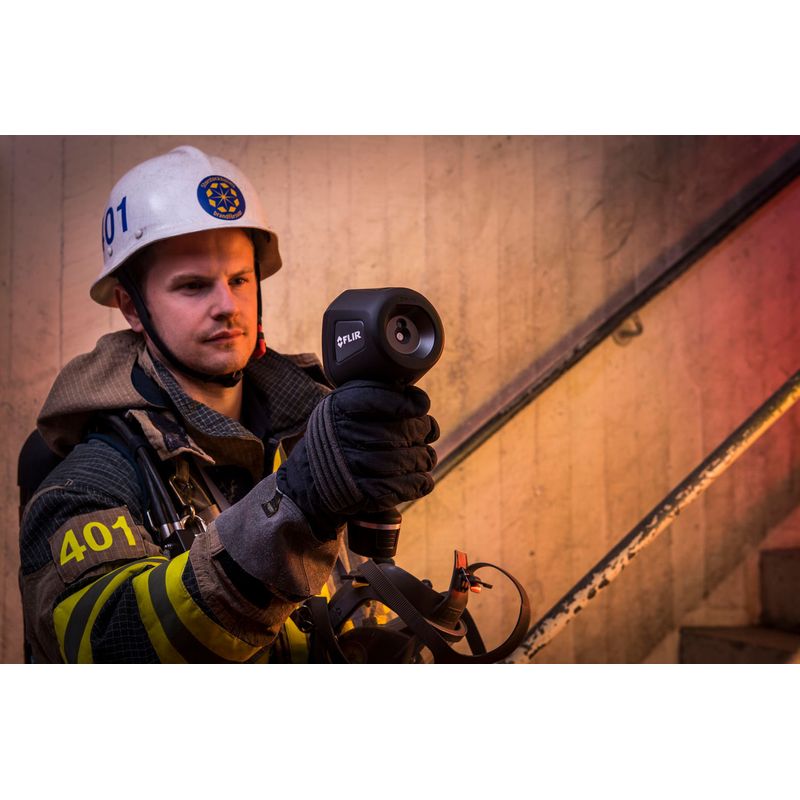 FLIR-K2-Fireman--5-